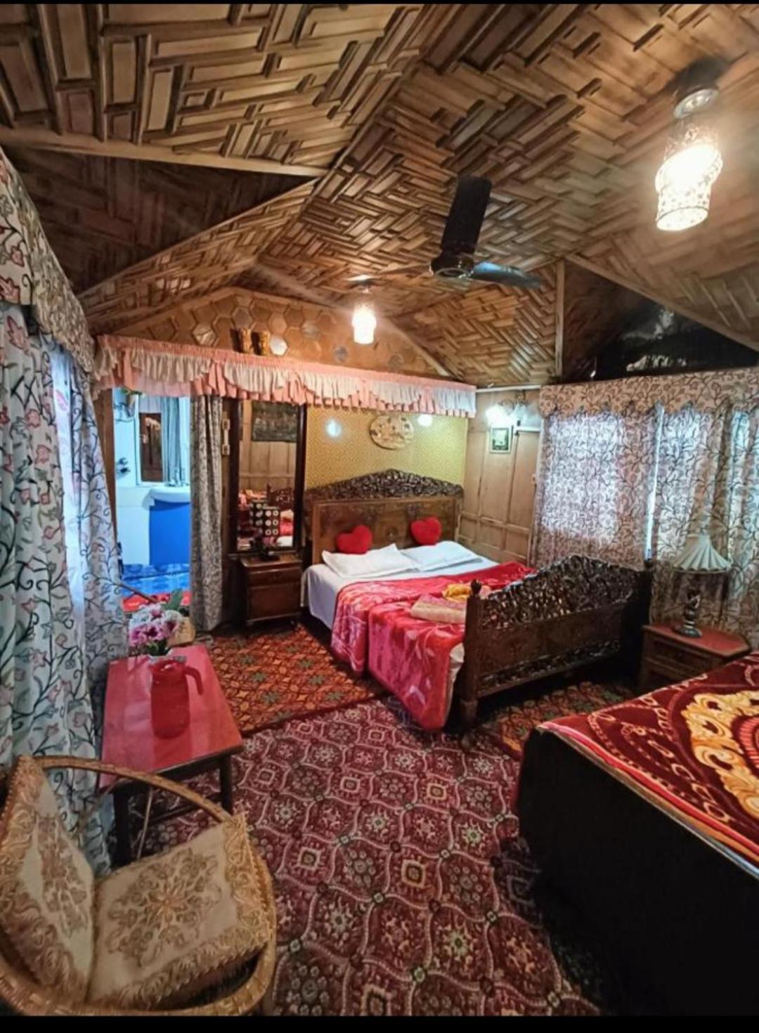New Minar Group Of Houseboats Srīnagar Exterior foto