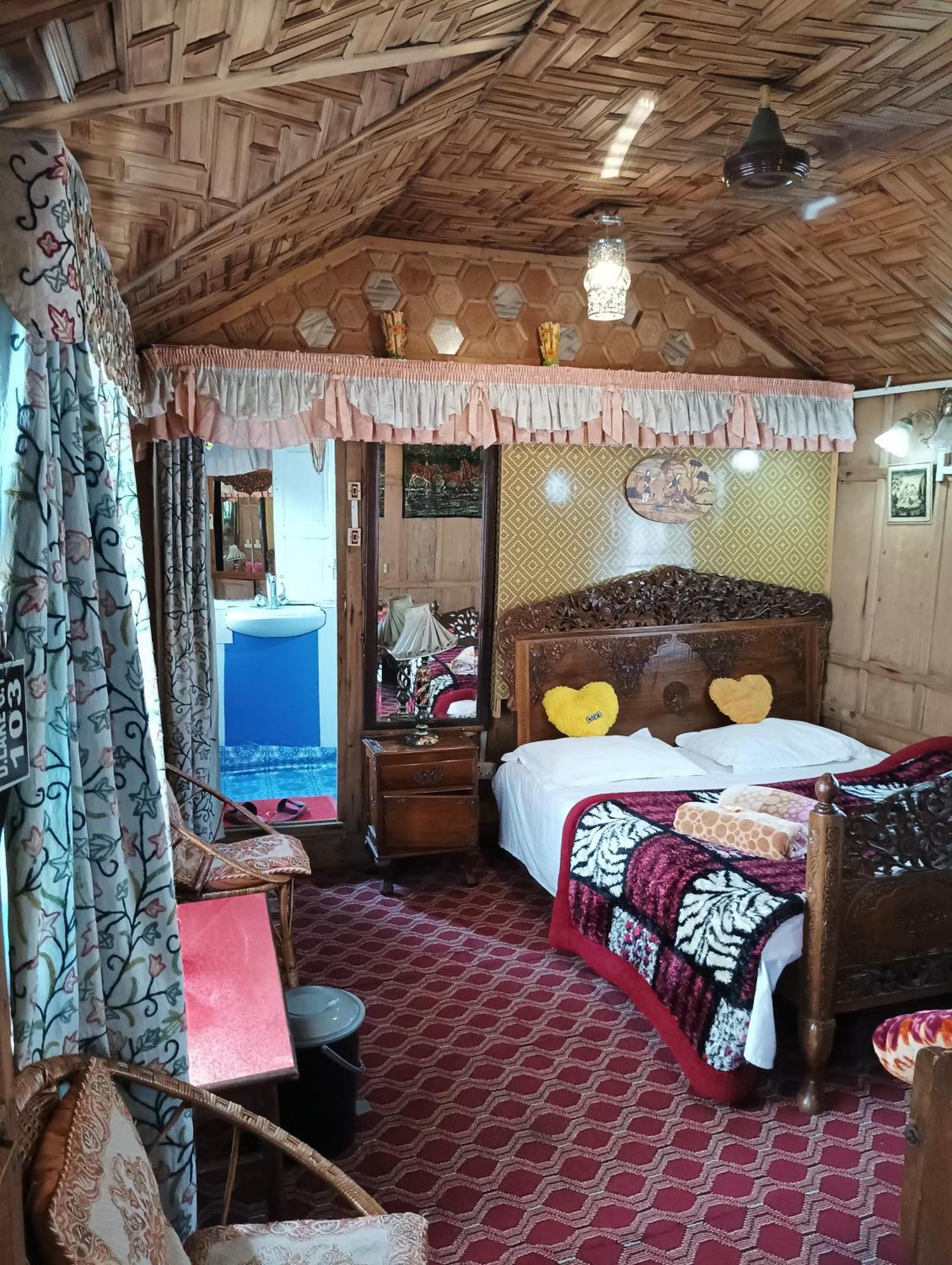 New Minar Group Of Houseboats Srīnagar Exterior foto